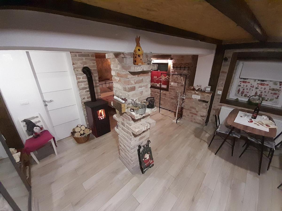 Apartment Ada Bed & Breakfast Грачац Экстерьер фото