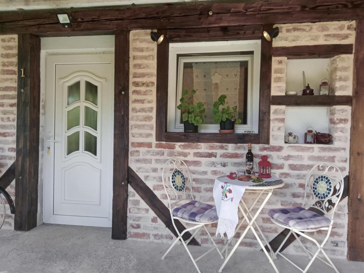 Apartment Ada Bed & Breakfast Грачац Номер фото