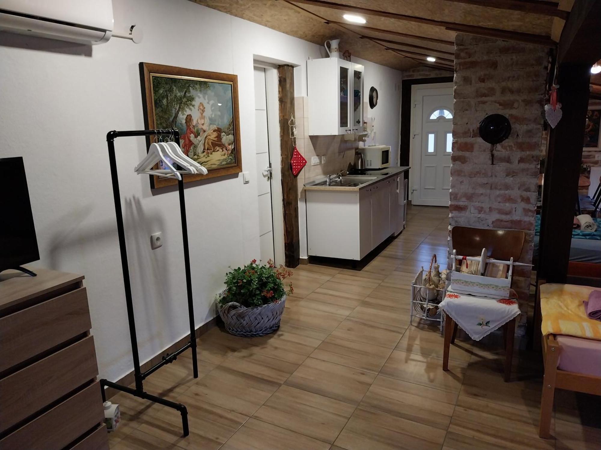Apartment Ada Bed & Breakfast Грачац Экстерьер фото