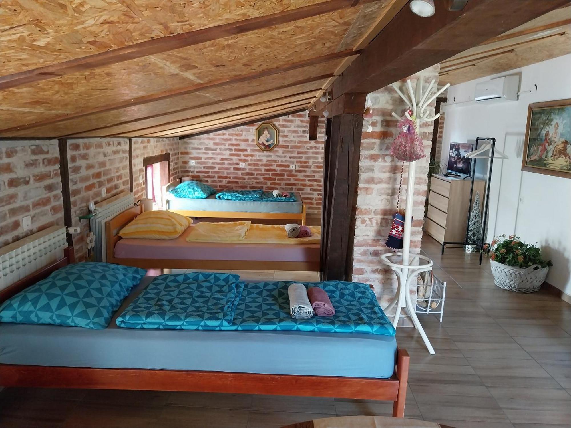 Apartment Ada Bed & Breakfast Грачац Экстерьер фото