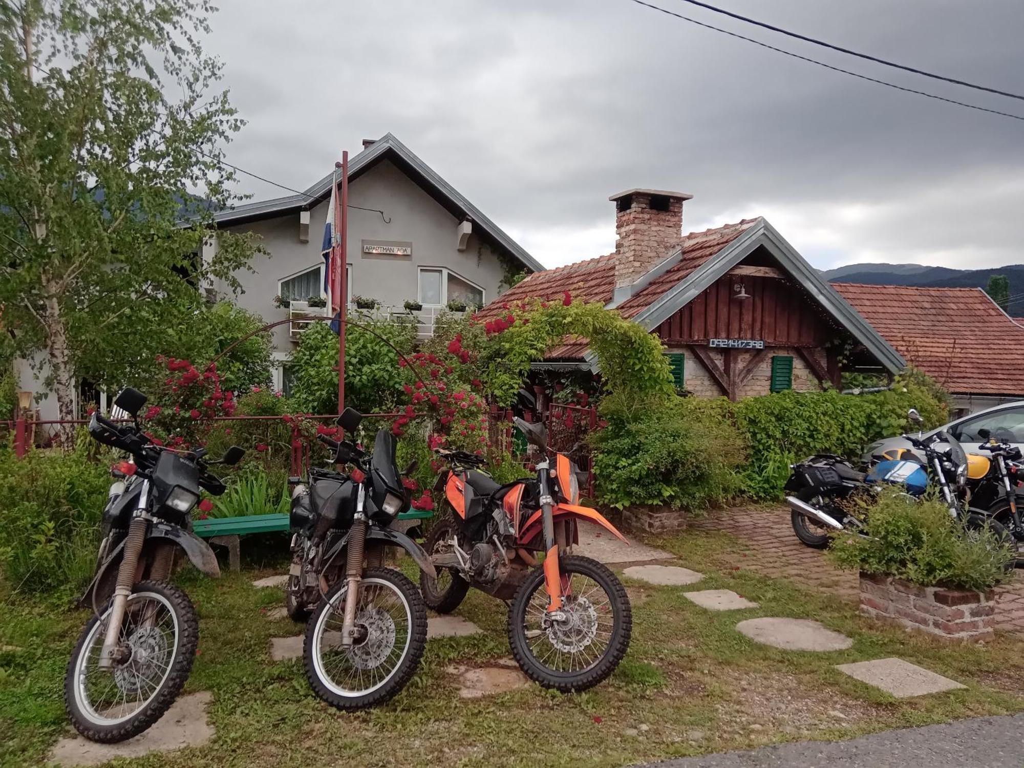 Apartment Ada Bed & Breakfast Грачац Номер фото